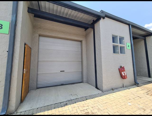 140M² WAREHOUSE TO LET IN PRESIDENT PARK